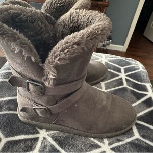 Women's Faux Fur Lined Gray Winter Boots